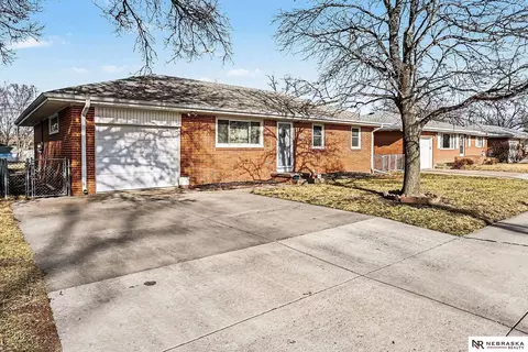 110 W Meigs St, Valley, NE 68064