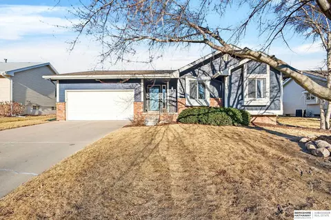 7021 Michelle Ave, La Vista, NE 68128