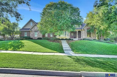 6521 Winding Ridge Ct, Lincoln, NE 68512