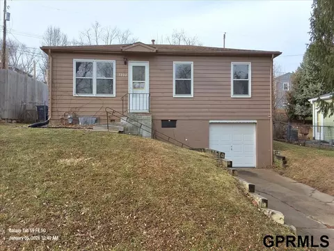 7202 S 23rd St, Bellevue, NE 68147