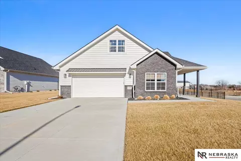 12352 Horizon St, Papillion, NE 68046