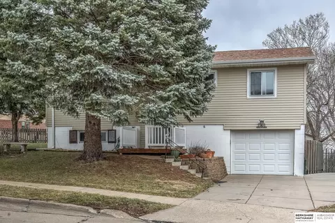 7301 S 81 St, La Vista, NE 68128