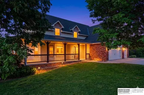 1013 Mary Beth Cir, Blair, NE 68008