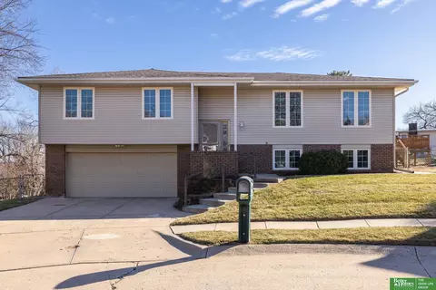 12133 Burdette Cir, Omaha, NE 68164