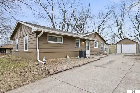 5221 W Zeamer St, Lincoln, NE 68524