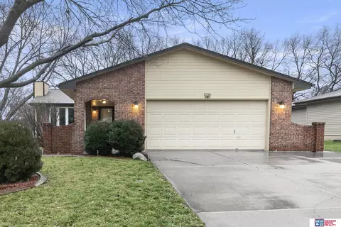 5216 S Bennington Pl, Lincoln, NE 68516