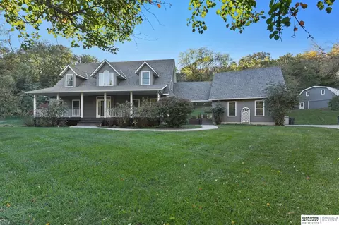 10669 Oak Park Ln, Blair, NE 68008