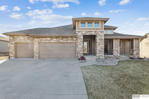 12817 Deer Creek Dr, Omaha, NE 68142