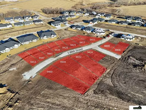 8806 Lady Bug Ln, Lincoln, NE 68526