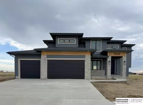 10209 S 214th St, Gretna, NE 68028