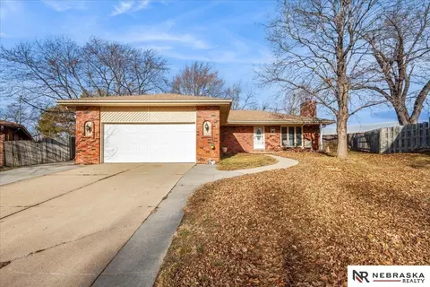 2840 Hallmark Ct, Lincoln, NE 68507