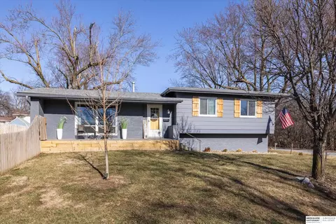 9604 Ruggles St, Omaha, NE 68134
