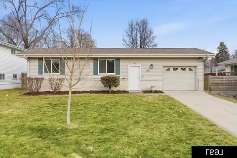 12216 Bel Dr, Omaha, NE 68144