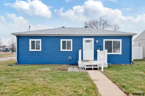 6205 J St S, Omaha, NE 68117