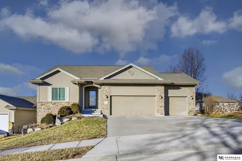 2542 N 137th St, Omaha, NE 68164
