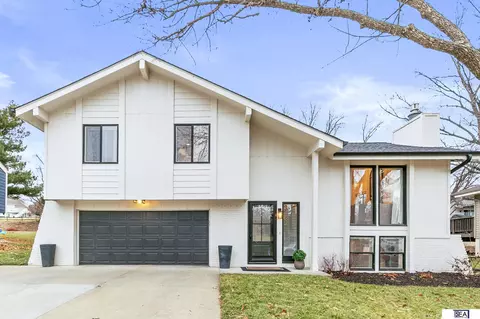 2733 N 127 St, Omaha, NE 68164