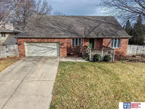 2720 S 75th St, Lincoln, NE 68506