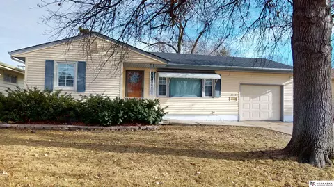 2140 N Clarmar Ave, Fremont, NE 68025