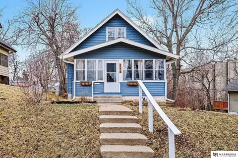 3275 Hascall St, Omaha, NE 68105