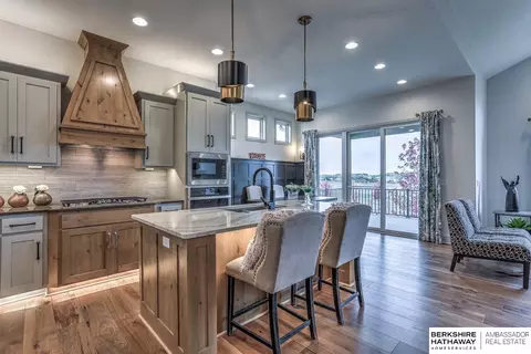 11267 S 102nd Ave, Papillion, NE 68046