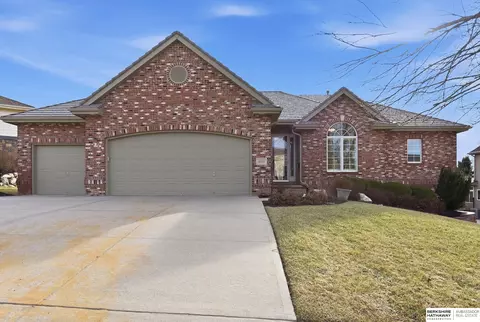 3110 N 158th Plaza Cir, Omaha, NE 68116