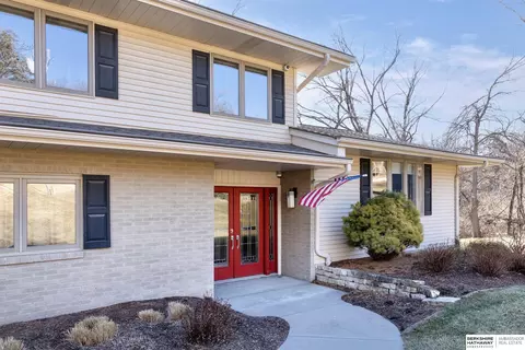 10913 Poppleton Ave, Omaha, NE 68144