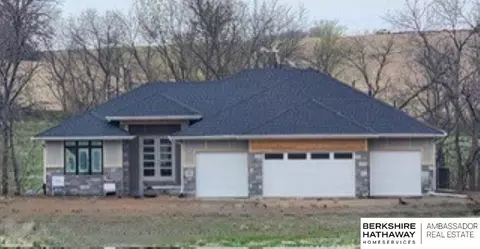18505 Acorn Dr, Gretna, NE 68028