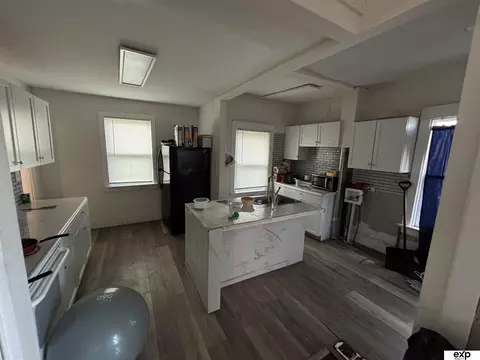 2216 Evans St, Omaha, NE 68110