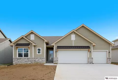 4437 S 213th St, Elkhorn, NE 68022