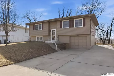 31 Redwood Ln, Yutan, NE 68073