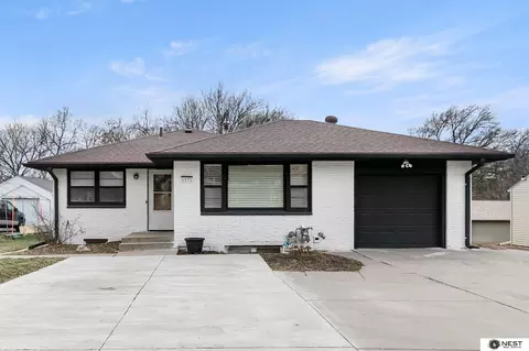 1571 S 48th St, Lincoln, NE 68506