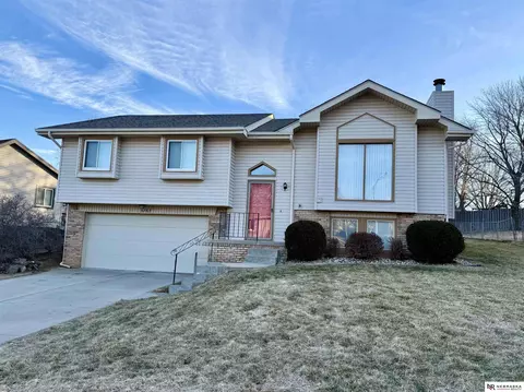 5763 N 130th St, Omaha, NE 68164