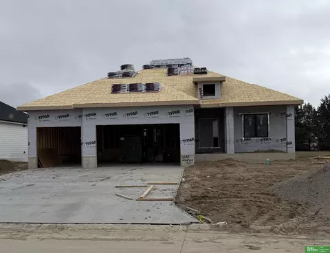 12383 Windsor Dr, Papillion, NE 68046