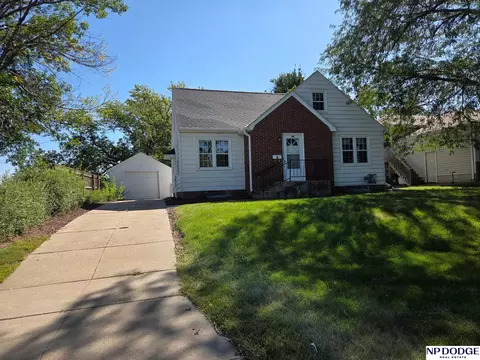 140 S 44th St, Lincoln, NE 68510