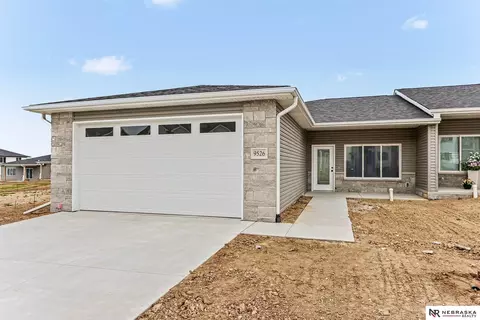 9526 Duckhorn Dr, Lincoln, NE 68526