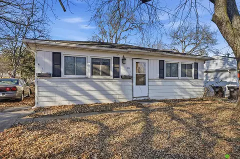 1231 N 54th St, Lincoln, NE 68504