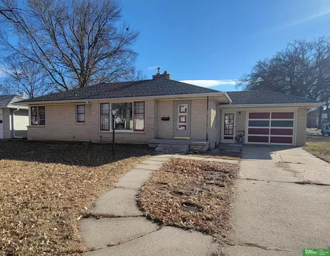 1006 E 12th St, York, NE 68467