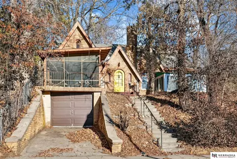 3302 Ernst St, Omaha, NE 68112