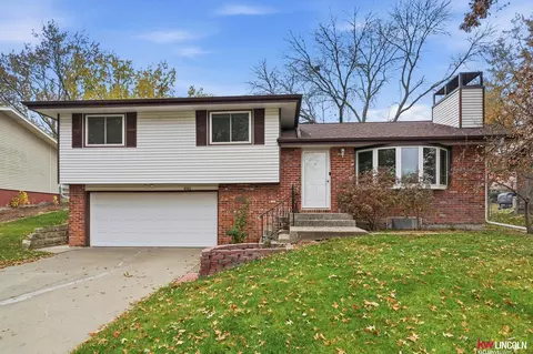 4911 Starling Dr, Lincoln, NE 68516