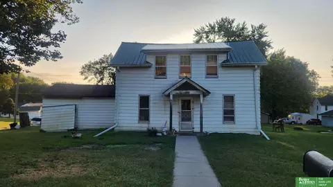 1810 Argyle St, Hamburg, IA 51640