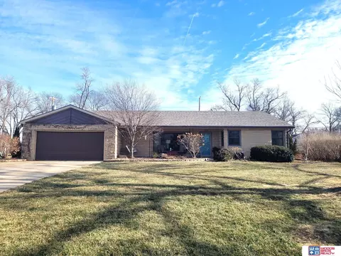1272 N 8th St, Seward, NE 68434