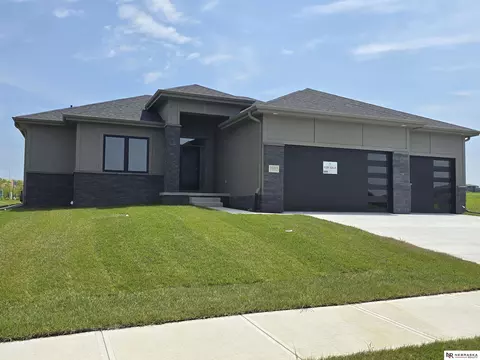 11004 N 172 St, Bennington, NE 68007