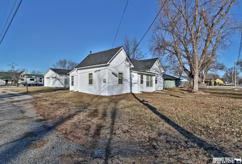 371 Pleasant St, Greenwood, NE 68366