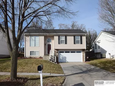 1421 SW 36 St, Lincoln, NE 68522
