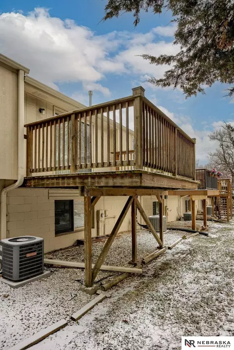 Exterior - 309 E 17th Ave, Bellevue, NE 68005 photo 4 of 5