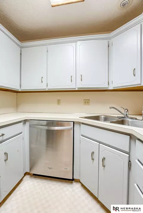 Kitchen - 309 E 17th Ave, Bellevue, NE 68005 photo 2 of 4
