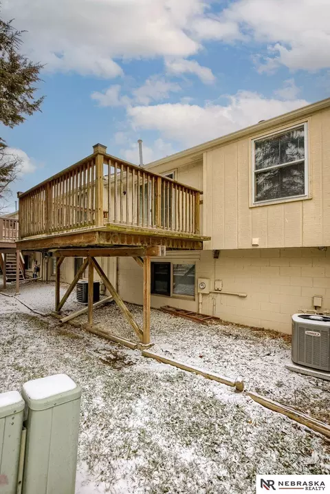 Exterior - 309 E 17th Ave, Bellevue, NE 68005 photo 3 of 5