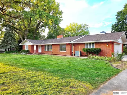 1210 Dorsey St, Beatrice, NE 68310