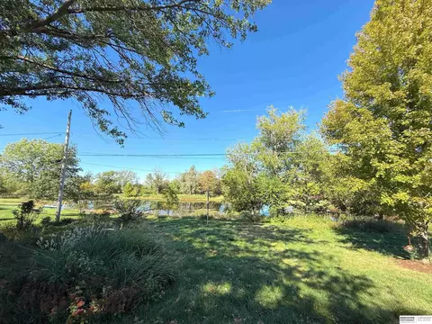 Exterior - 1210 Dorsey St, Beatrice, NE 68310 photo 7 of 9
