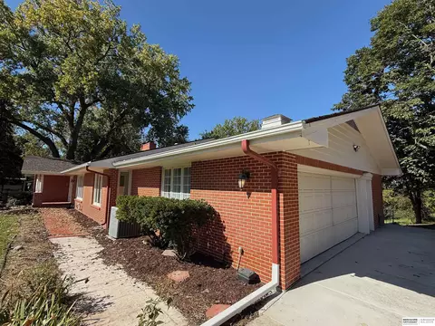 Exterior - 1210 Dorsey St, Beatrice, NE 68310 photo 9 of 9